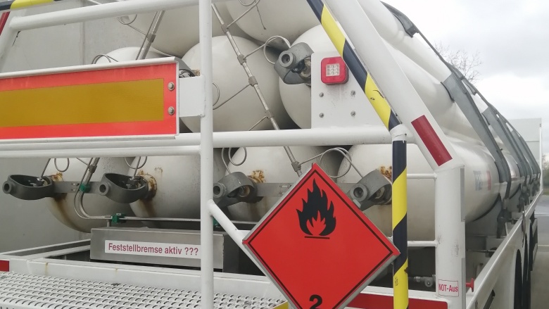 Der "grün" produzierte Wasserstoff wird per Trailer angeliefert.